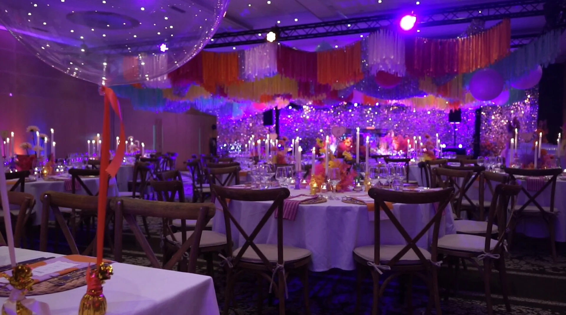 Candlelit Director’s Cut gala dining room before guests arrive.